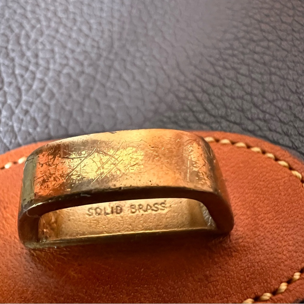 Rare Vintage Dooney & Bourke R51, all weather leather, pebbled, removable straps - Picture 16 of 17